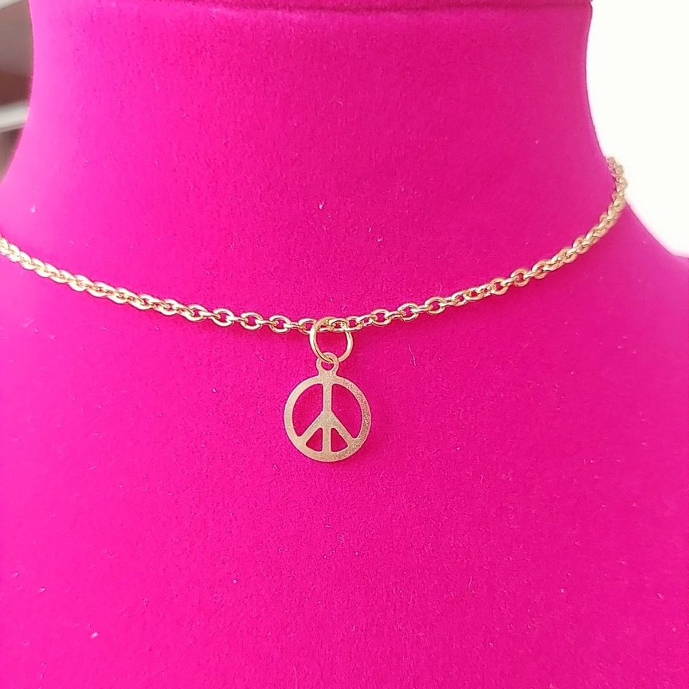 Minimalist Dainty Love and peace charm 925 Vermeil gold short necklace/ boho - Picture 1 of 5